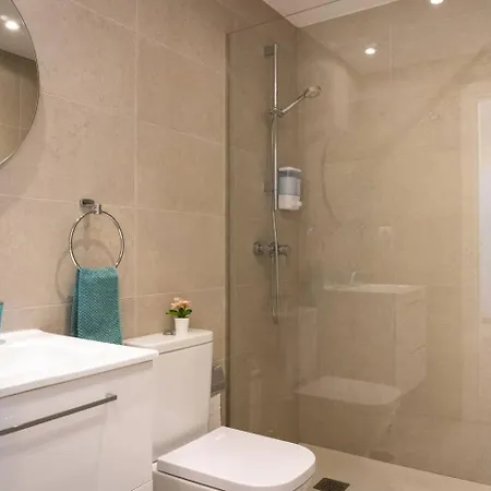 Modern Beachside Flat In Wyndham Costa Del Sol * Málaga