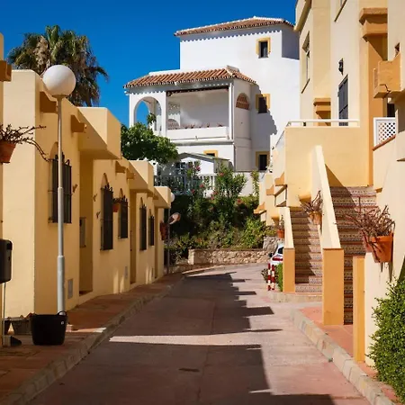 Сasa de vacaciones Modern Beachside Flat In Wyndham Costa Del Sol *